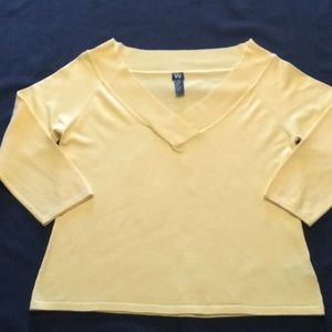 💜3 for $18. Women’s Yellow Sweater Top Like New